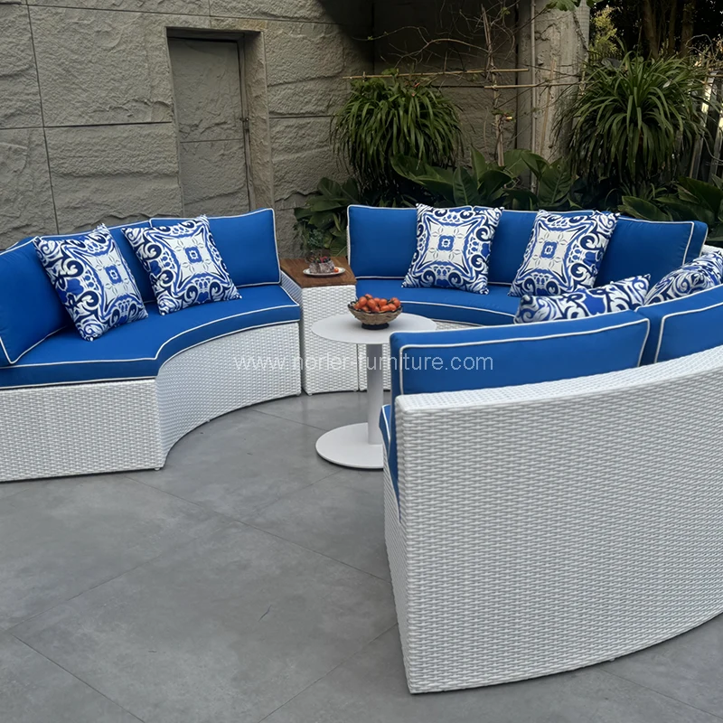 Perabot luaran yang disesuaikan dengan sofa rotan