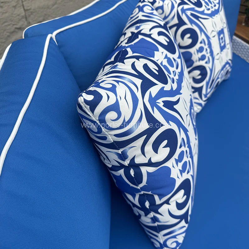 Perabot luaran yang disesuaikan dengan sofa rotan