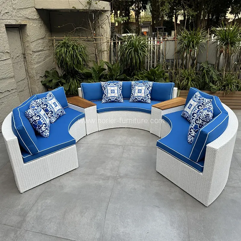 Perabot luaran yang disesuaikan dengan sofa rotan