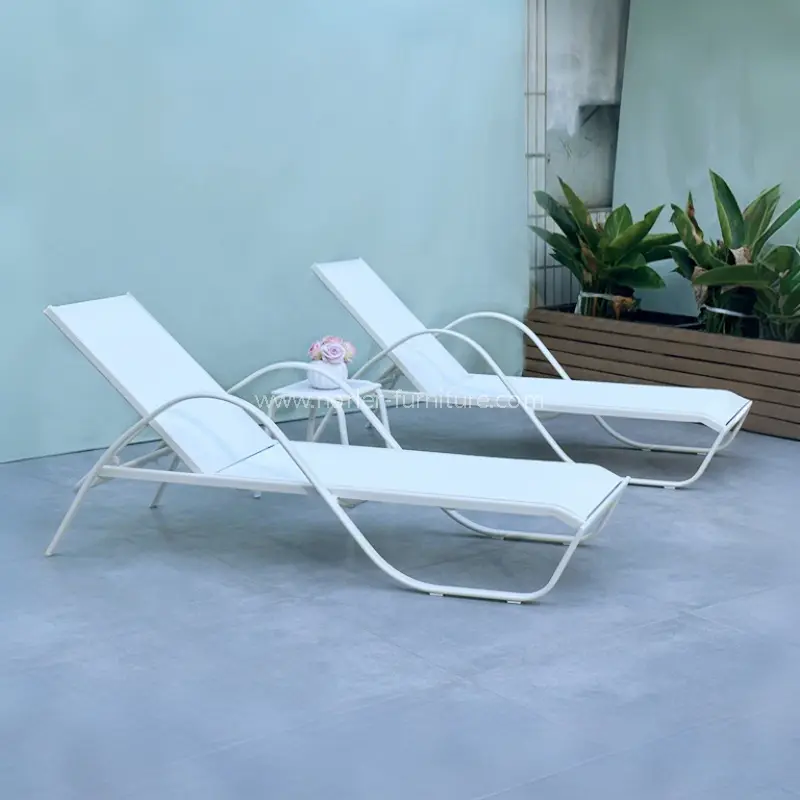 Bingkai aluminium putih tekstilen mesh sun lounger